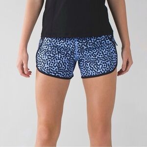 Lululemon Tracker Short III 4 Way Stretch Ace Spot Lullaby Blue Black 6